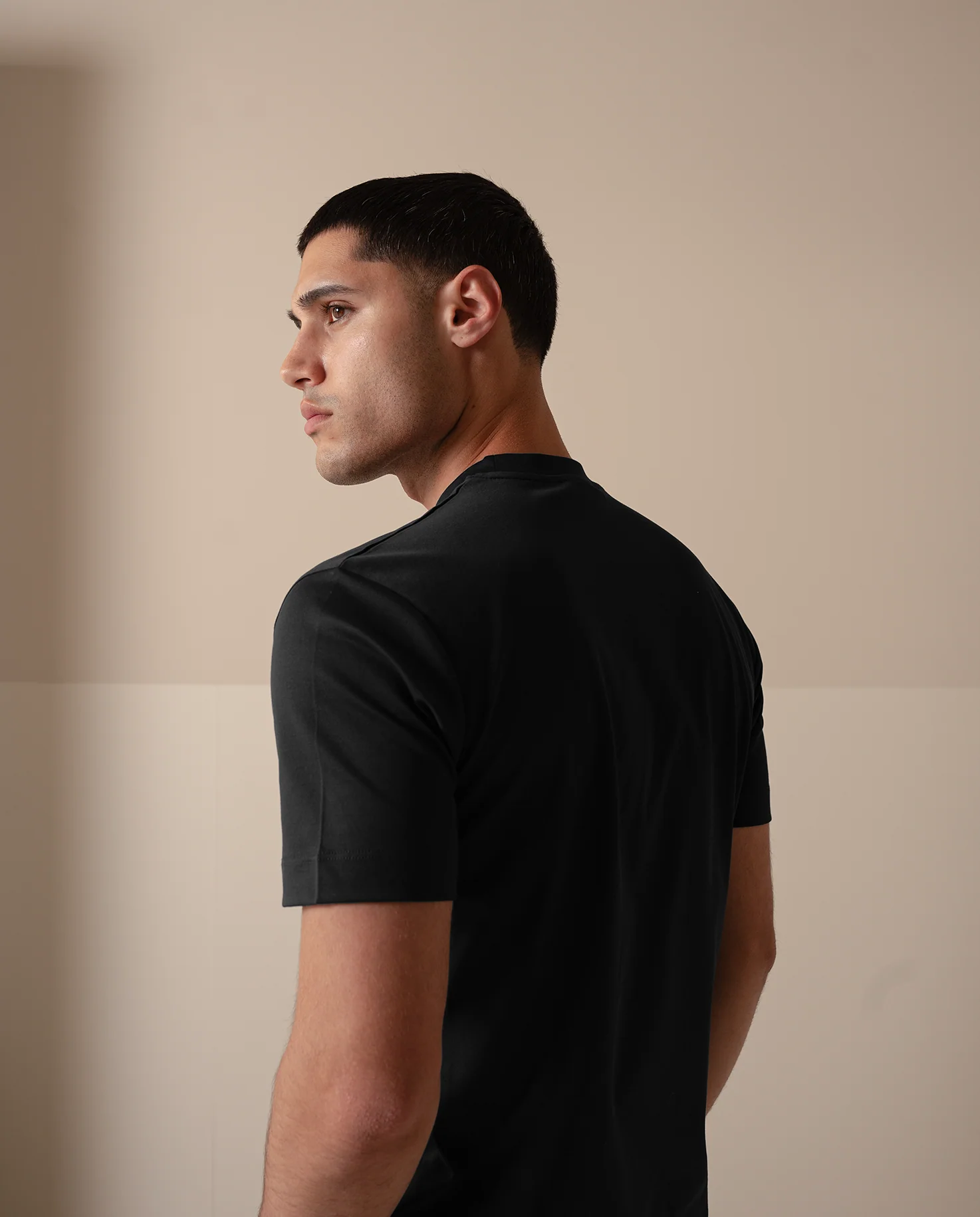 LUXE T-SHIRT - BLACK - Image 5