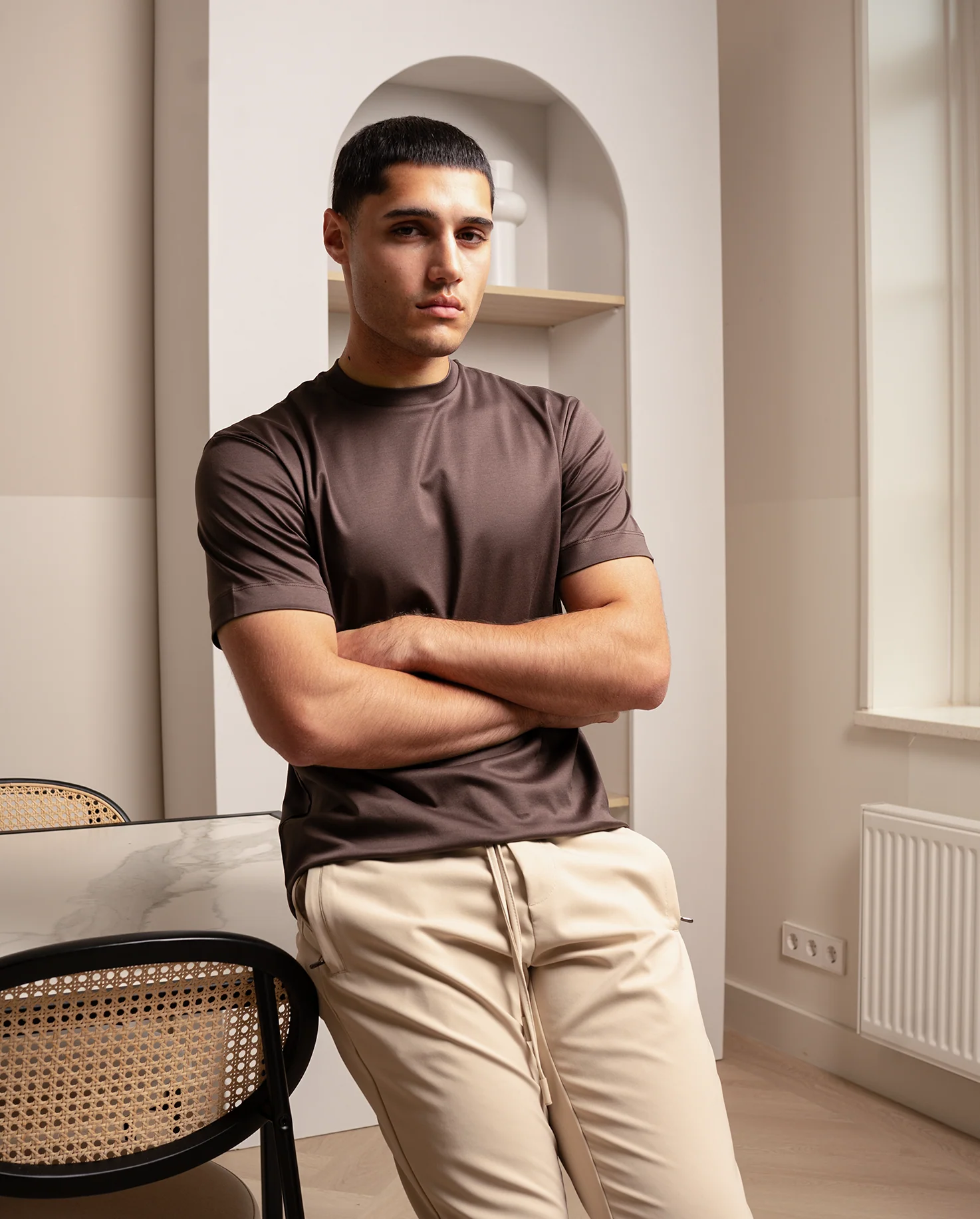 LUXE T-SHIRT - BROWN - Image 4