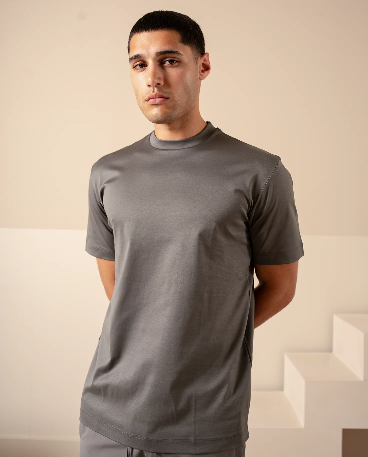 LUXE T-SHIRT - GREY - Image 4
