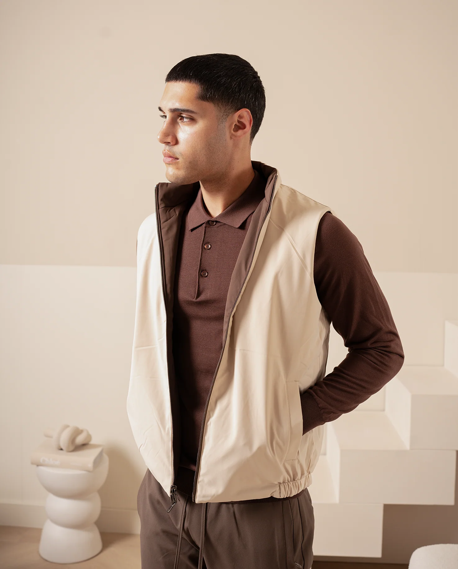 REVERSIBLE VEST - EBONY/BEIGE - Image 17