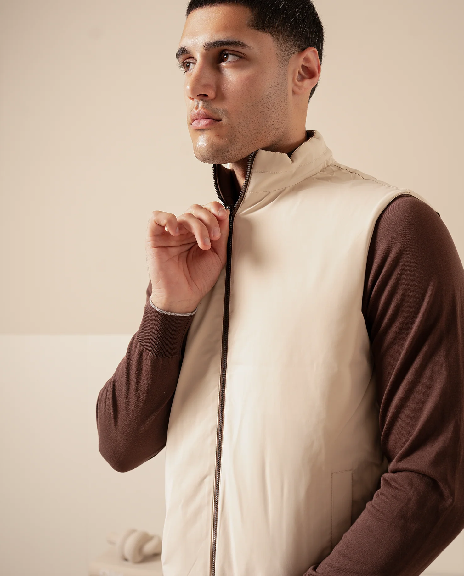 REVERSIBLE VEST - EBONY/BEIGE - Image 18