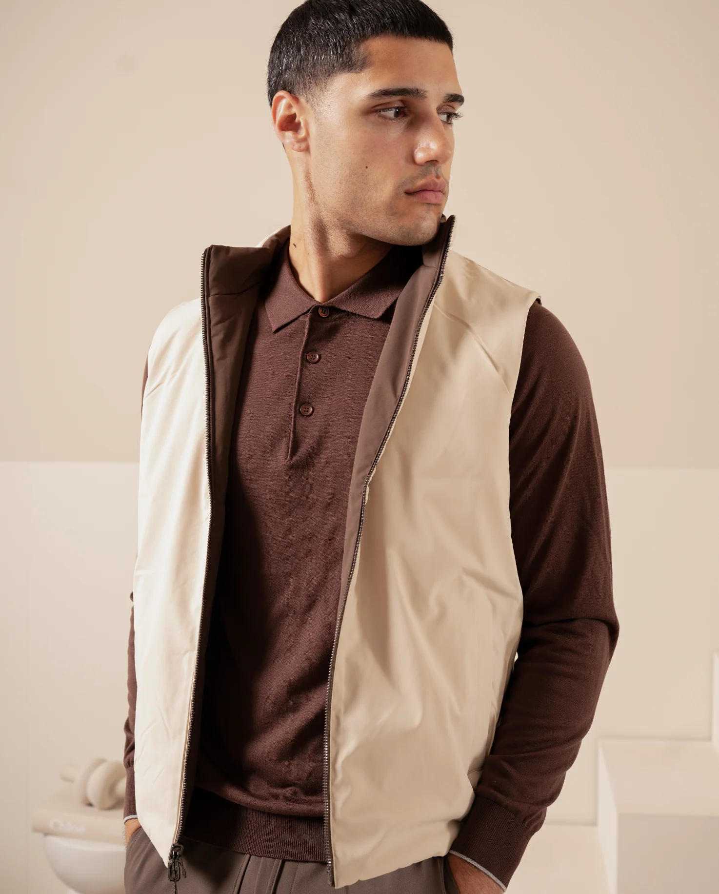 REVERSIBLE VEST - EBONY/BEIGE - Image 9