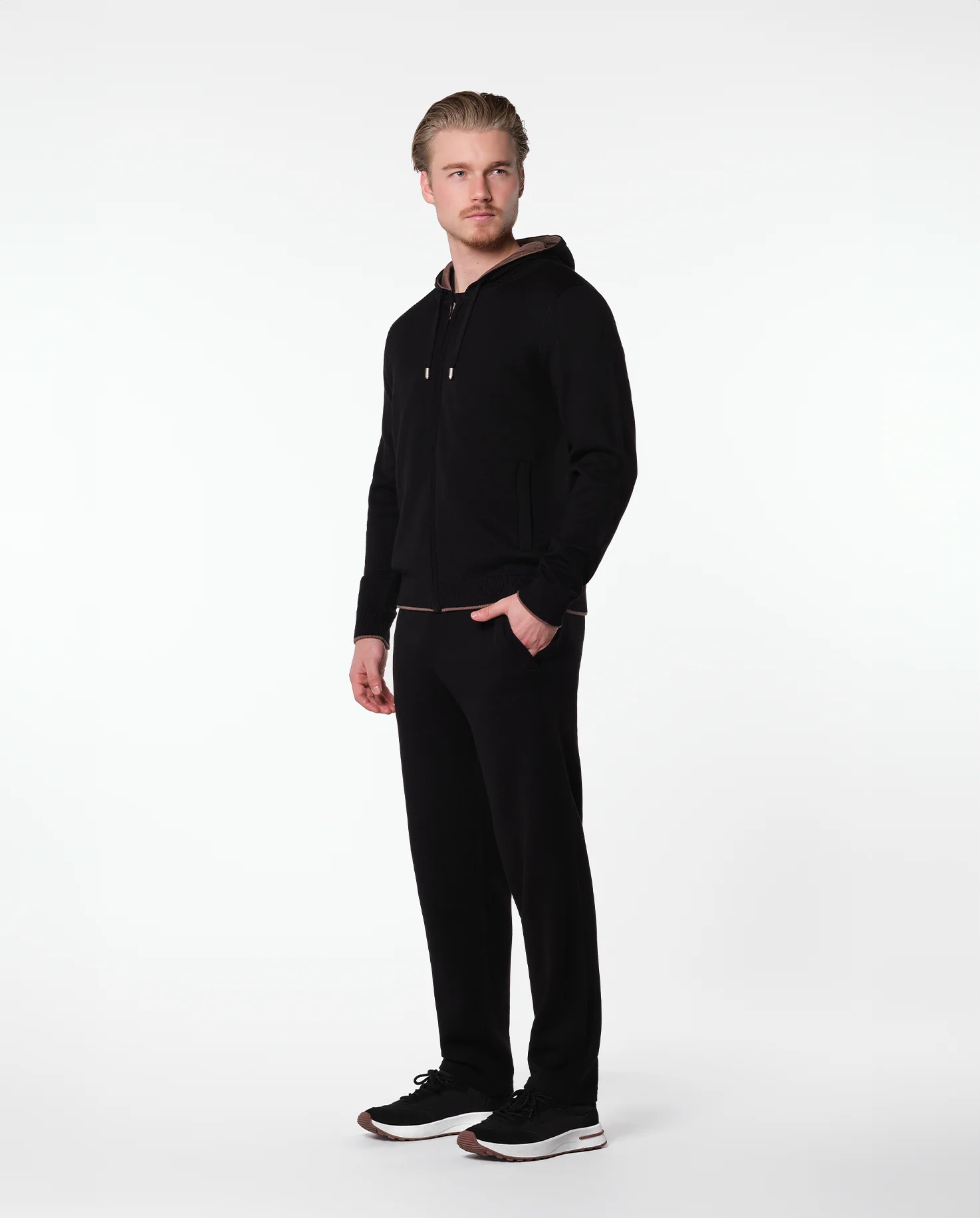 WEEKEND JOGGER - BLACK - Image 3